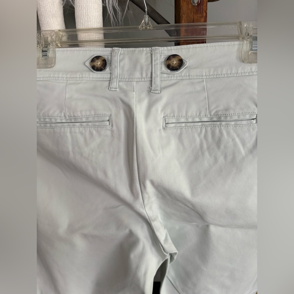 Women’s Light tan Shorts size 4 from Eddie Bauer - Picture 4 of 8